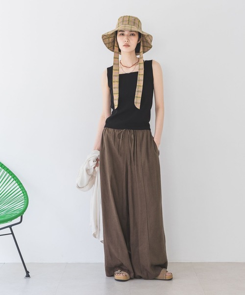 JEANASIS(ジーナシス)の「スタッズベルトフラットサンダル/323920(サンダル・レディース・ブラック/ベージュ・MEDIUM/LARGE)」の13枚目の写真