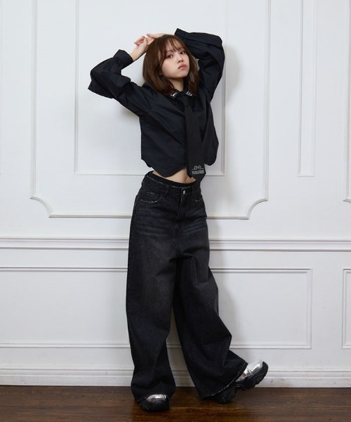 FickleBebe(フィクルベベ)の「bebeグリッターデニム(デニムパンツ・レディース・ブラック/ワンウォッシュ・1/0)」の4枚目の写真