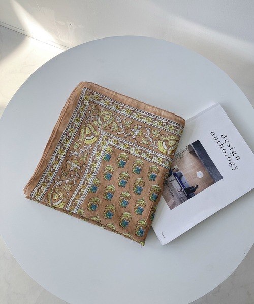 AS KNOW AS plus（アズノゥアズプラス）の「インド ブロックプリント大判スカーフ（ストール/ショール・レディース・ライトイエロー/グレー/ブラウン/グリーン/ピンク/イエロー/オレンジ・FREE）」の10枚目の写真