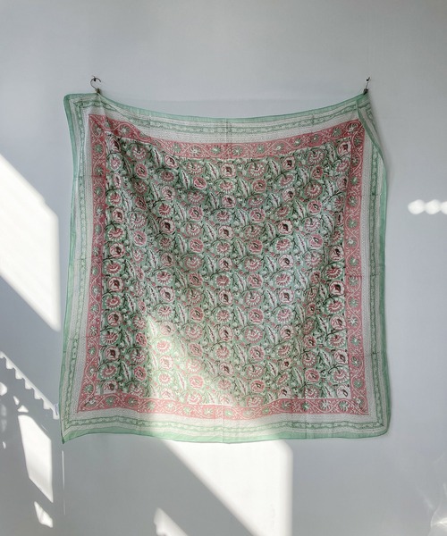 AS KNOW AS plus（アズノゥアズプラス）の「インド ブロックプリント大判スカーフ（ストール/ショール・レディース・ライトイエロー/グレー/ブラウン/グリーン/ピンク/イエロー/オレンジ・FREE）」の9枚目の写真