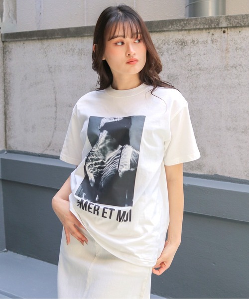 UNIT CHEST(ユニットチェスト)の「【UNIT CHEST】unique unisex T-shirt VTFAコラボT ”La mer et moi” by Nina Tugawa(Tシャツ/カットソー・レディース・ブラック/ホワイト・M/S/L)」の1枚目の写真