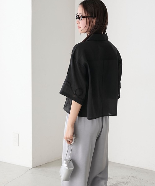 forksy.】ニュアンスコード刺繍 クロップド シアー 半袖シャツ forksy