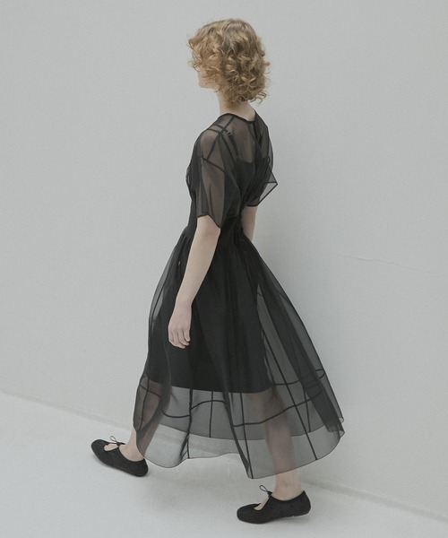 LE CIEL BLEU(ルシェルブルー)の「シアーギャザーウエストドレス / Sheer Gathered Waist Dress(ワンピース・レディース・ブラック・36/38)」の2枚目の写真