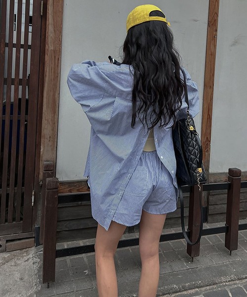 meJane（ミージェーン）の「バックシャン ストライプ長袖シャツ＆ショートパンツ セットアップ（セットアップ・レディース・ライトブルー・FREE）」の3枚目の写真