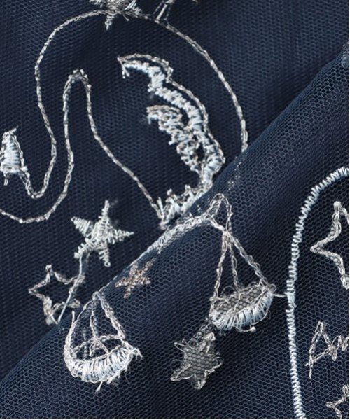 【新品】ANNA SUI mini 星座刺繍 チュール ワンピース 140 新品】ANNA SUI mini 星座刺繍 チュール ワンピース 140