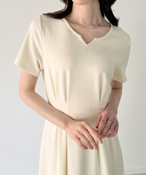 junoah（ジュノア）の「バックレースアップフレアカットワンピース[高身長サイズMT/低身長サイズS有り]（ワンピース・レディース・ブラック/ダークネイビー/アイボリー/チャコール/ダークベージュ・SMALL/MEDIUM/LARGE/X-LARGE/MT/MS）」の8枚目の写真
