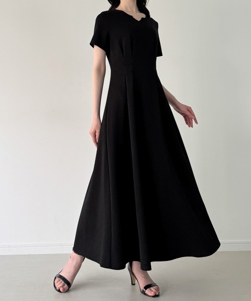 junoah（ジュノア）の「バックレースアップフレアカットワンピース[高身長サイズMT/低身長サイズS有り]（ワンピース・レディース・ブラック/ダークネイビー/アイボリー/チャコール/ダークベージュ・SMALL/MEDIUM/LARGE/X-LARGE/MT/MS）」の12枚目の写真