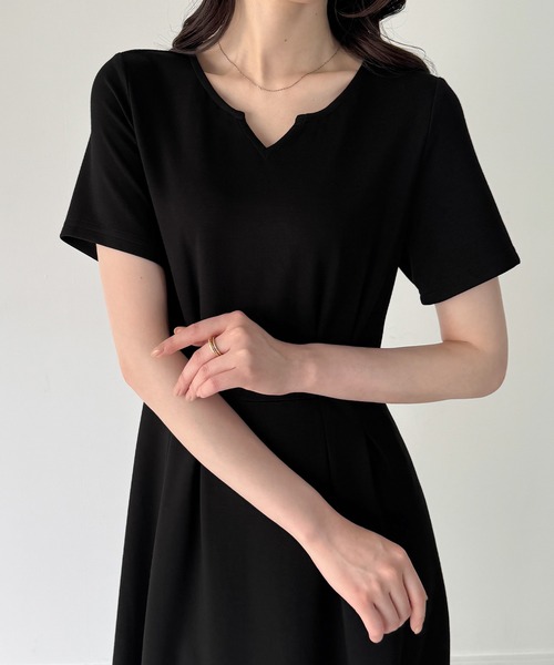 junoah（ジュノア）の「バックレースアップフレアカットワンピース[高