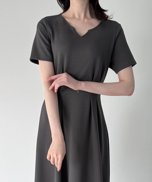 junoah（ジュノア）の「バックレースアップフレアカットワンピース[高身長サイズMT/低身長サイズS有り]（ワンピース・レディース・ブラック/ダークネイビー/アイボリー/チャコール/ダークベージュ・SMALL/MEDIUM/LARGE/X-LARGE/MT/MS）」の20枚目の写真