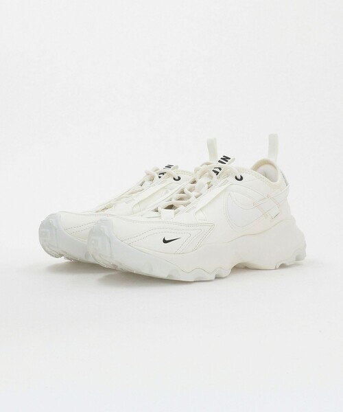 NIKE ホワイトスニーカー　TC7900 NIKE / TC7900（スニーカー）｜NIKE（ナイキ）のファッション