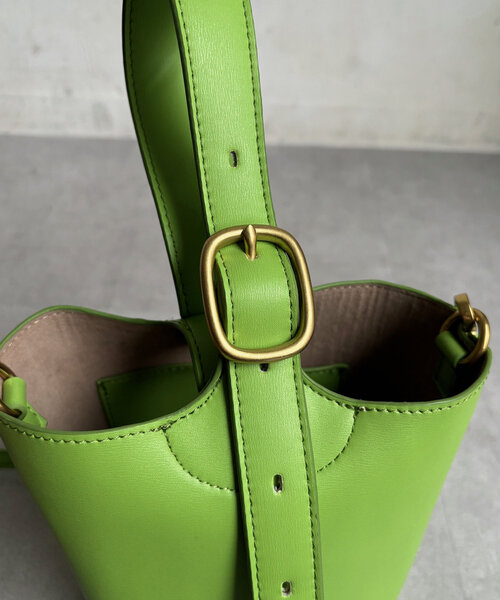 DouDou（ドゥドゥ）の「【WEB限定】バックルワンハンドルバッグ（ショルダーバッグ・レディース・ライトグレー/ブラック/ライム・FREE）」の11枚目の写真