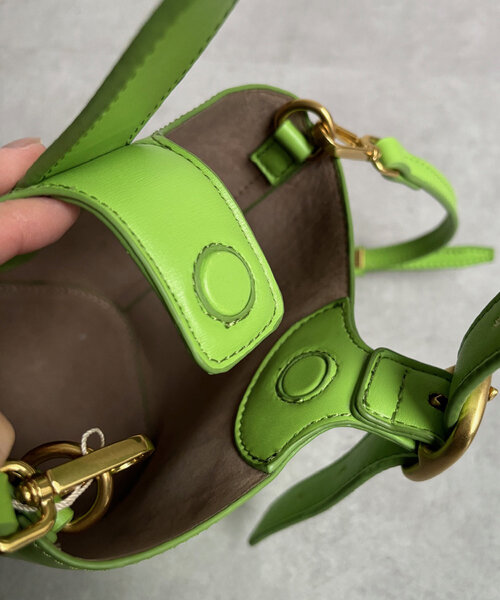 DouDou（ドゥドゥ）の「【WEB限定】バックルワンハンドルバッグ（ショルダーバッグ・レディース・ライトグレー/ブラック/ライム・FREE）」の10枚目の写真