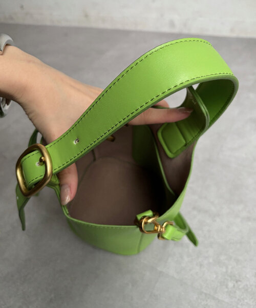 DouDou（ドゥドゥ）の「【WEB限定】バックルワンハンドルバッグ（ショルダーバッグ・レディース・ライトグレー/ブラック/ライム・FREE）」の9枚目の写真