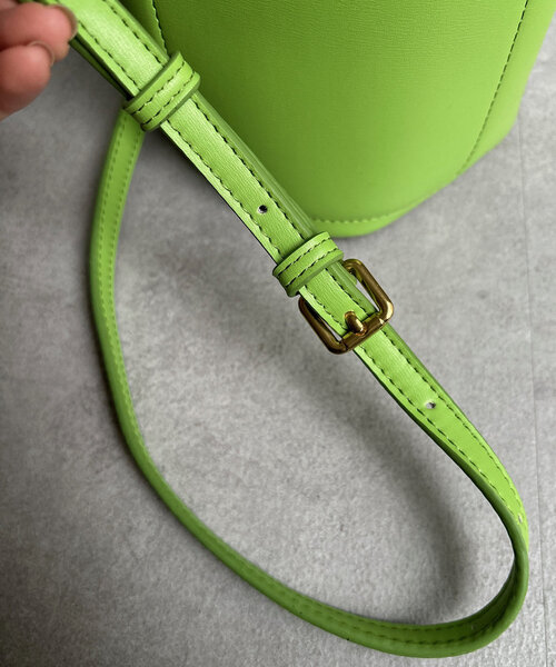 DouDou（ドゥドゥ）の「【WEB限定】バックルワンハンドルバッグ（ショルダーバッグ・レディース・ライトグレー/ブラック/ライム・FREE）」の7枚目の写真