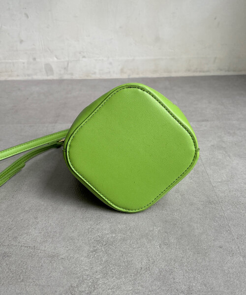 DouDou（ドゥドゥ）の「【WEB限定】バックルワンハンドルバッグ（ショルダーバッグ・レディース・ライトグレー/ブラック/ライム・FREE）」の6枚目の写真