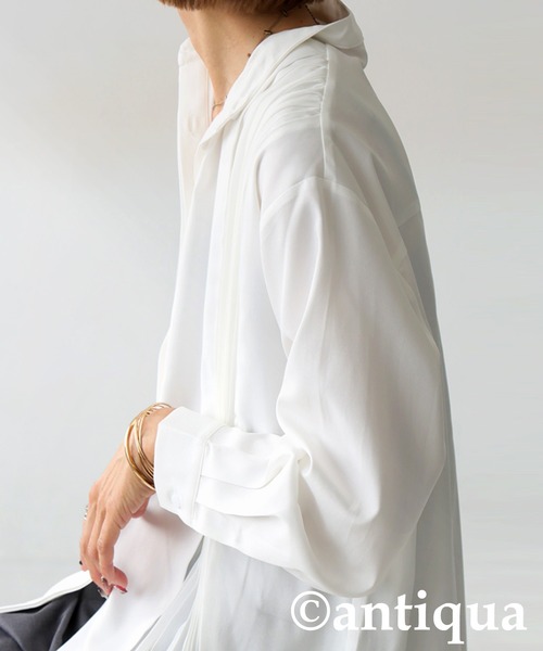 antiqua(アンティカ)の「プリーツタックシャツ(シャツ/ブラウス・レディース・オフホワイト/ブラック・ONESIZE)」の6枚目の写真