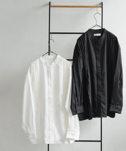 antiqua(アンティカ)の「プリーツタックシャツ(シャツ/ブラウス・レディース・オフホワイト/ブラック・ONESIZE)」の18枚目の写真