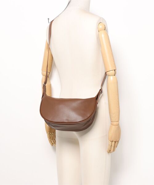 Burberry☆ハーフムーンクロスボディバッグ (Burberry