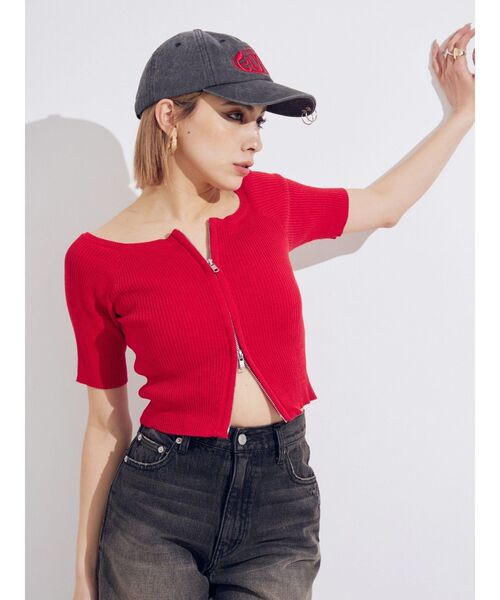 EVRIS(エヴリス)の「フロントジップハーフスリーブオフショルトップス(Tシャツ/カットソー・レディース・ブラック/ブルー/レッド/ホワイト・FREE)」の6枚目の写真