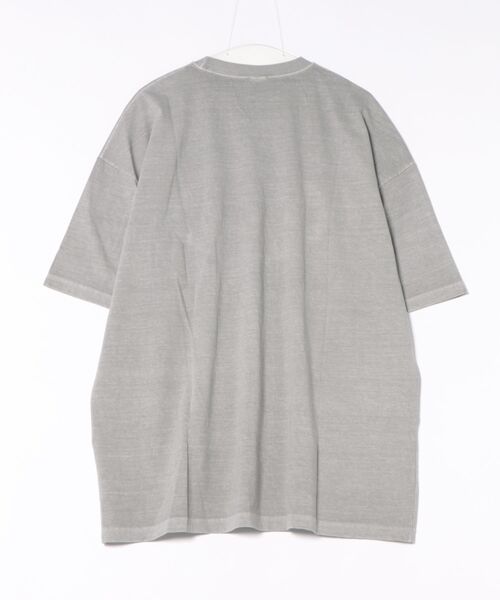 a.p.o.v.（エーピーオービー）の「a.p.o.v. NYCプリントピグメントオーバーサイズTシャツ（Tシャツ/カットソー・メンズ・チャコール/グレー・ONESIZE）」の3枚目の写真