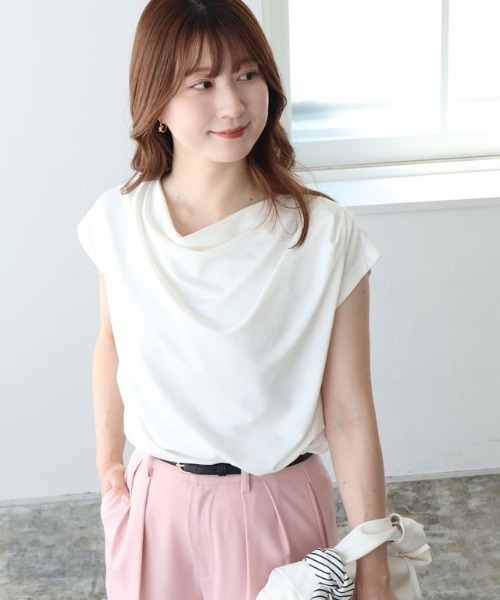 Pierrot(ピエロ)の「接触冷感ドレープフレンチスリーブTシャツ(Tシャツ/カットソー・レディース・ネイビー/ブラック/ライトブルー/オフホワイト/ライトグレー・M/L/LL)」の18枚目の写真