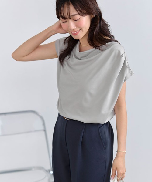 Pierrot(ピエロ)の「接触冷感ドレープフレンチスリーブTシャツ(Tシャツ/カットソー・レディース・ネイビー/ブラック/ライトブルー/オフホワイト/ライトグレー・M/L/LL)」の20枚目の写真