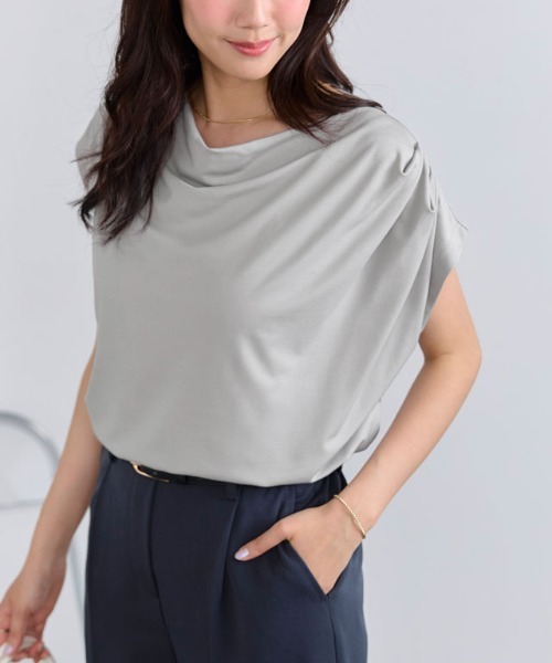 Pierrot(ピエロ)の「接触冷感ドレープフレンチスリーブTシャツ(Tシャツ/カットソー・レディース・ネイビー/ブラック/ライトブルー/オフホワイト/ライトグレー・M/L/LL)」の21枚目の写真