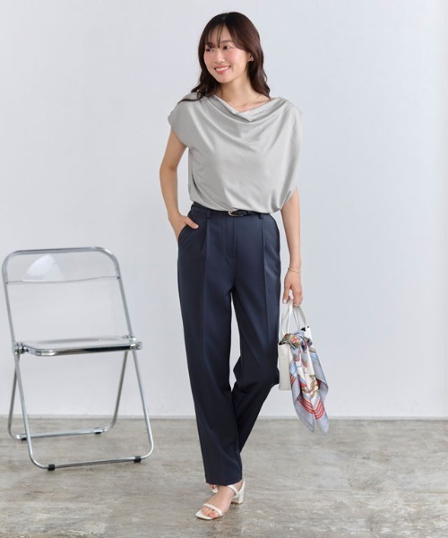 Pierrot(ピエロ)の「接触冷感ドレープフレンチスリーブTシャツ(Tシャツ/カットソー・レディース・ネイビー/ブラック/ライトブルー/オフホワイト/ライトグレー・M/L/LL)」の22枚目の写真