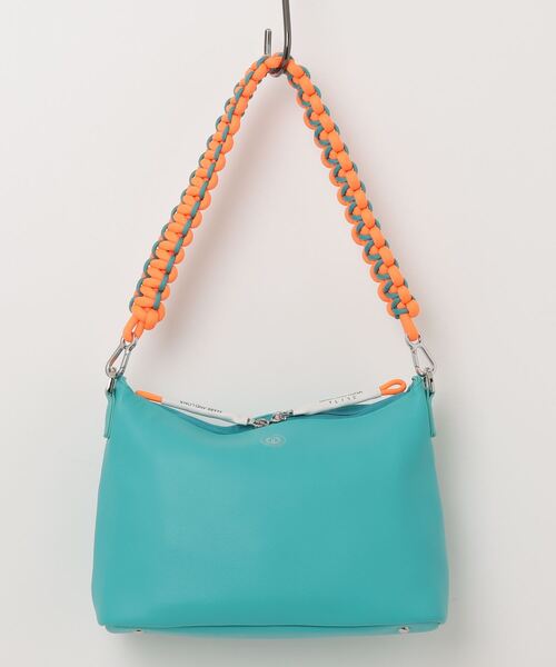 MARK & LONA(マークアンドロナ)の「VIta Sling Bag(ショルダーバッグ・レディース・ホワイト/ブラック/エメラルドブルー・FREE)」の13枚目の写真