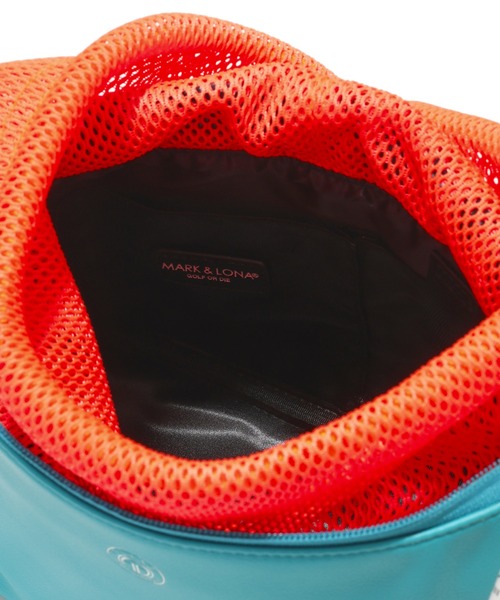 MARK & LONA(マークアンドロナ)の「VIta Sling Bag(ショルダーバッグ・レディース・ホワイト/ブラック/エメラルドブルー・FREE)」の11枚目の写真