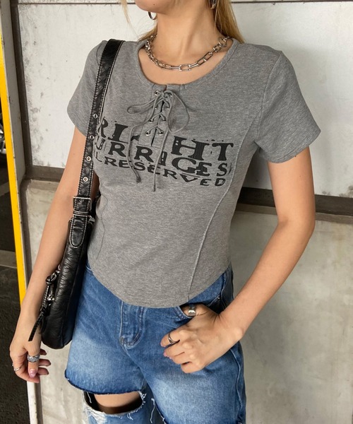 non-hedge(ノンヘッジ)の「切替ロゴレースアップショート丈Tシャツ(Tシャツ/カットソー・レディース・ベージュ/ワインレッド/ブラック/アイボリー/グレー/オフホワイト・FREE)」の4枚目の写真
