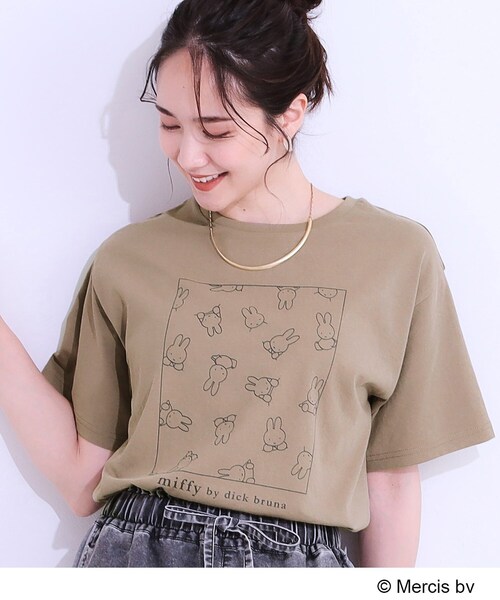 Miffy（ ミッフィー）の「【miffy】グラフィックTシャツ（Tシャツ/カットソー・レディース・サックスブルー系2/グレー系その他4/ブラック系/ホワイト系4/ブラウン系6/パープル系1/ホワイト系1/ライトグレー系1/ホワイト系3/ホワイト系5/ブラック系4/グレー系その他6・01/02/03/04）」の10枚目の写真