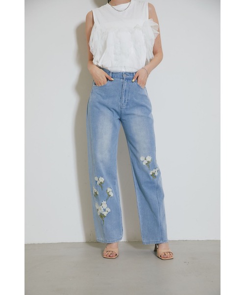 &. NOSTALGIA（アンドドットノスタルジア）の「フラワー刺繍デニムパンツ（その他パンツ・レディース・サックスブルー/インディゴブルー・S/M）」の9枚目の写真