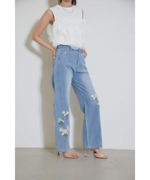 &. NOSTALGIA（アンドドットノスタルジア）の「フラワー刺繍デニムパンツ（その他パンツ・レディース・サックスブルー/インディゴブルー・S/M）」の10枚目の写真
