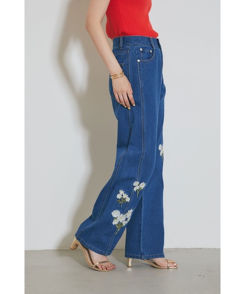 &. NOSTALGIA（アンドドットノスタルジア）の「フラワー刺繍デニムパンツ（その他パンツ・レディース・サックスブルー/インディゴブルー・S/M）」の13枚目の写真