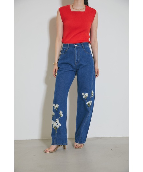&. NOSTALGIA（アンドドットノスタルジア）の「フラワー刺繍デニムパンツ（その他パンツ・レディース・サックスブルー/インディゴブルー・S/M）」の16枚目の写真