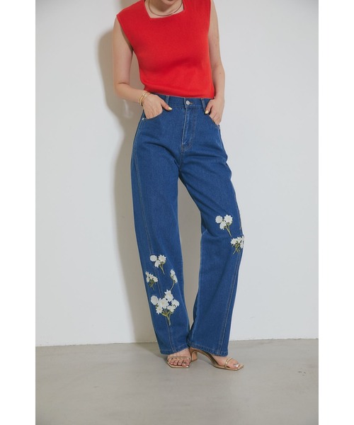 &. NOSTALGIA（アンドドットノスタルジア）の「フラワー刺繍デニムパンツ（その他パンツ・レディース・サックスブルー/インディゴブルー・S/M）」の18枚目の写真
