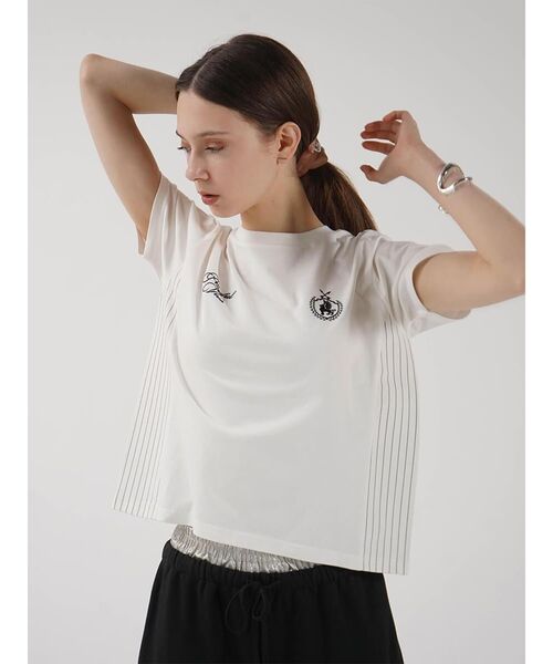 :ETHROF(イーサオブ)の「LOGO CROPPED T-SHIRT(Tシャツ/カットソー・レディース・オフホワイト/ブラック・FREE)」の4枚目の写真