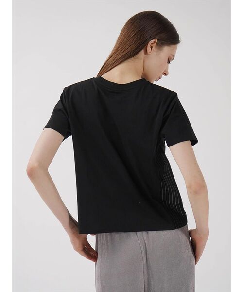 :ETHROF(イーサオブ)の「LOGO CROPPED T-SHIRT(Tシャツ/カットソー・レディース・オフホワイト/ブラック・FREE)」の6枚目の写真