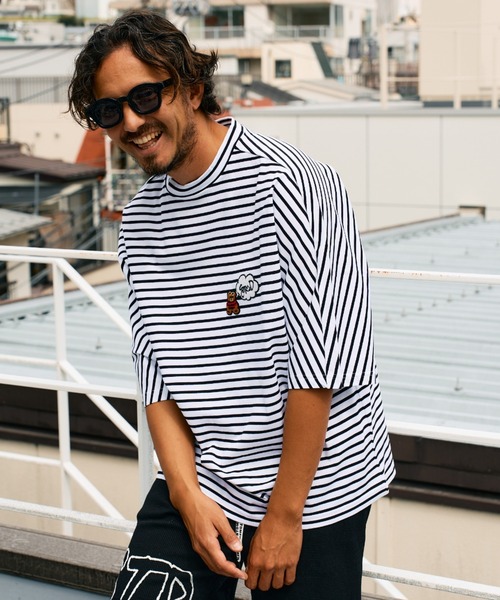 STUD MUFFIN（スタッドマフィン）の「STUD MUFFIN/スタッドマフィン/カートべアサガラパッチ ドルマンスリーブ Tシャツ（Tシャツ/カットソー・メンズ・ブルー/ブラック/ホワイト・2/3/4）」の3枚目の写真