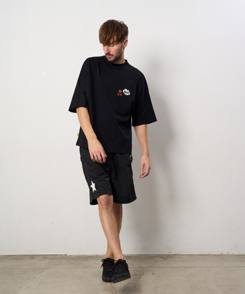 STUD MUFFIN（スタッドマフィン）の「STUD MUFFIN/スタッドマフィン/カートべアサガラパッチ ドルマンスリーブ Tシャツ（Tシャツ/カットソー・メンズ・ブルー/ブラック/ホワイト・2/3/4）」の5枚目の写真