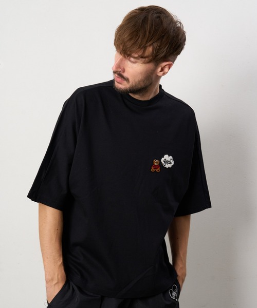 STUD MUFFIN（スタッドマフィン）の「STUD MUFFIN/スタッドマフィン/カートべアサガラパッチ ドルマンスリーブ Tシャツ（Tシャツ/カットソー・メンズ・ブルー/ブラック/ホワイト・2/3/4）」の8枚目の写真