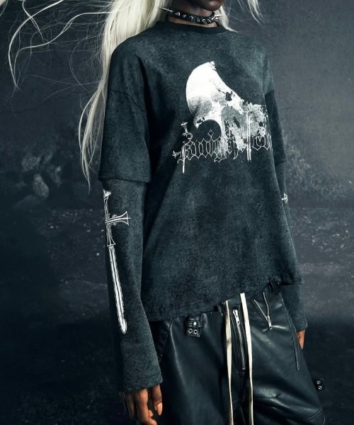 COZY WORLDWIDE（コージーワールドワイド）の「【Cozy world Wide】KNIGHT CLUB WAXED LONGSLEEVE / 【コージーワールドワイド】ムーンソードプリントウォッシュ長袖Tシャツ（Tシャツ/カットソー・メンズ・ブラック・M）」の5枚目の写真