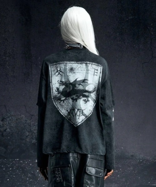 COZY WORLDWIDE（コージーワールドワイド）の「【Cozy world Wide】KNIGHT CLUB WAXED LONGSLEEVE / 【コージーワールドワイド】ムーンソードプリントウォッシュ長袖Tシャツ（Tシャツ/カットソー・メンズ・ブラック・M）」の4枚目の写真