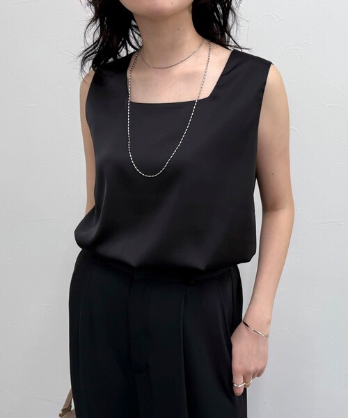 fredy emue（フレディエミュ）の「【完売カラー追加販売決定】リラックスサテンタンク（タンクトップ・レディース・ブラック/オフホワイト・38）」の2枚目の写真