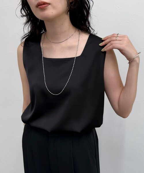 fredy emue（フレディエミュ）の「【完売カラー追加販売決定】リラックスサテンタンク（タンクトップ・レディース・ブラック/オフホワイト・38）」の5枚目の写真