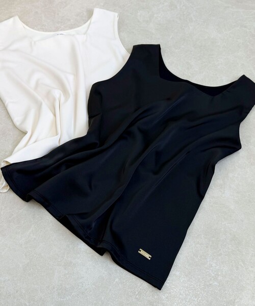 fredy emue（フレディエミュ）の「【完売カラー追加販売決定】リラックスサテンタンク（タンクトップ・レディース・ブラック/オフホワイト・38）」の7枚目の写真