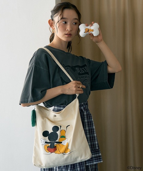 earth music&ecology(アースミュージックアンドエコロジー)の「Pluto/カラビナ付きチャーム(キーホルダー・レディース・オフホワイト/ブルー/グリーン・FREE)」の9枚目の写真