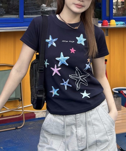 gossip!ロサンゼルス(ゴシップロサンゼルス)の「Y2K シースタープリント クルーネック T シャツ(Tシャツ/カットソー・レディース・ネイビー/ホワイト/ブラック・FREE)」の7枚目の写真