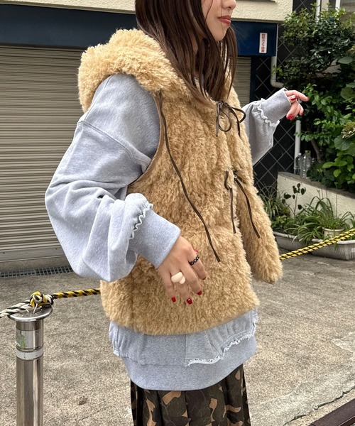 CIAOPANIC（チャオパニック）の「フード付きリボンファーベスト（ベスト・レディース・チャコールグレー/ベージュ/モカ/アイボリー・ONE SIZE）」の20枚目の写真